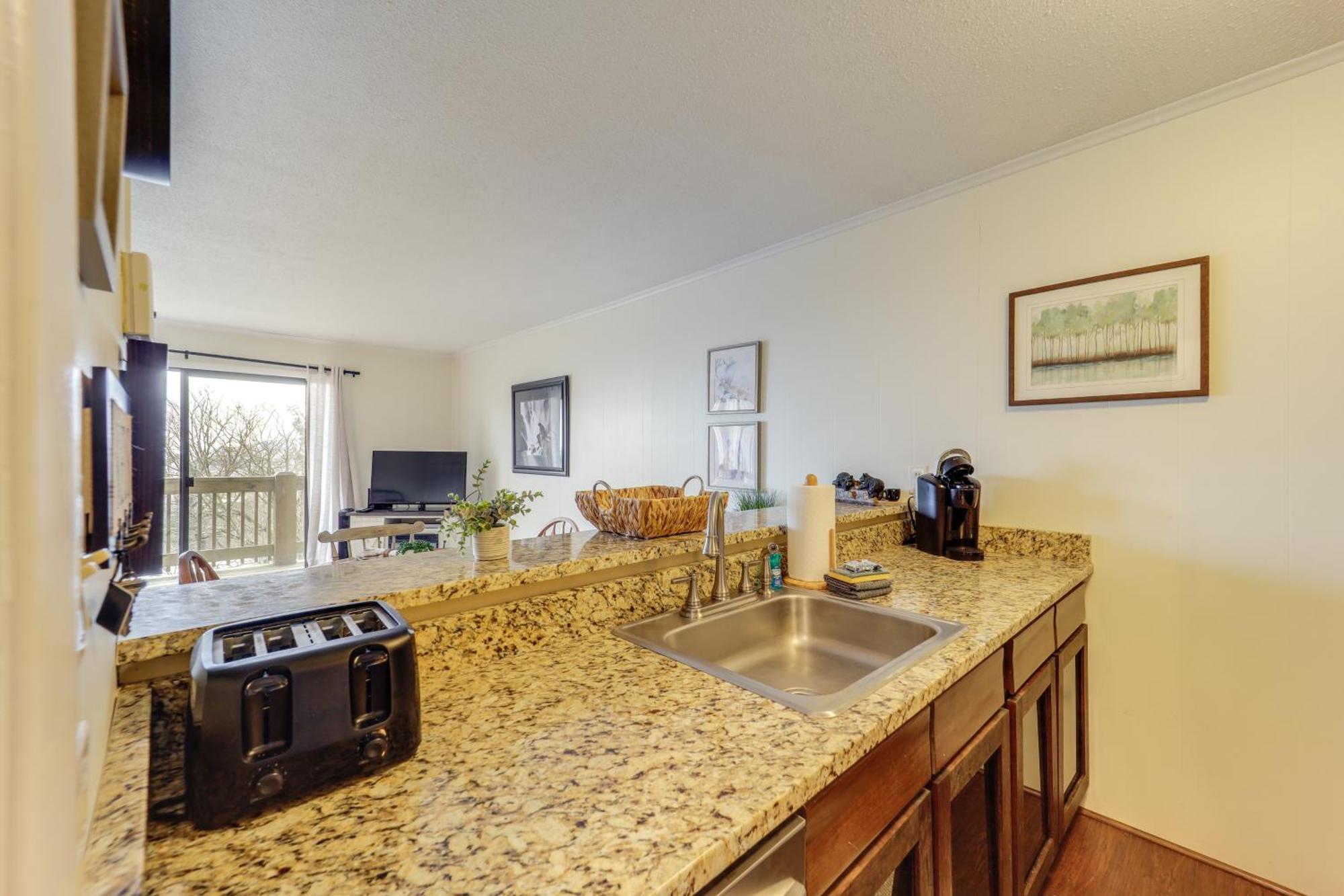 Beech Mountain Studio With Balcony Less Than 1 Mi To Skiing! Eksteriør billede